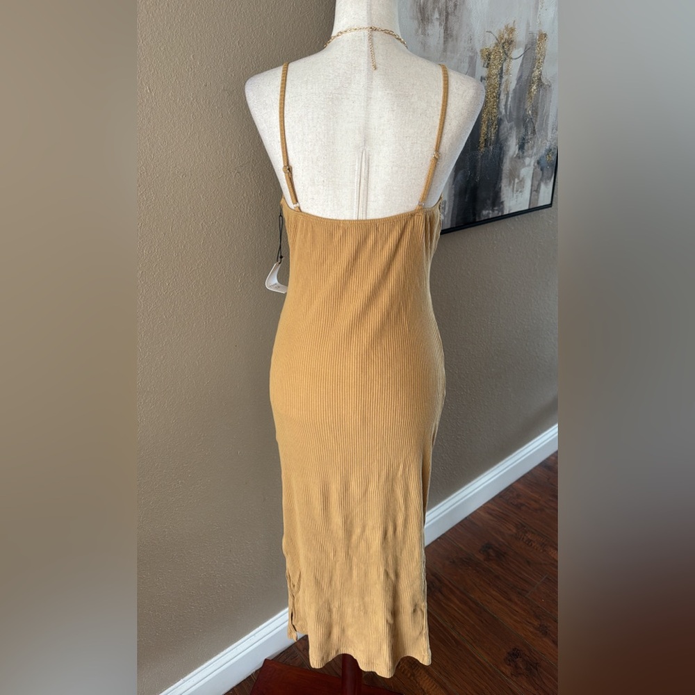 Twisted front ribbed midi dress with side slit - Picture 3 of 7